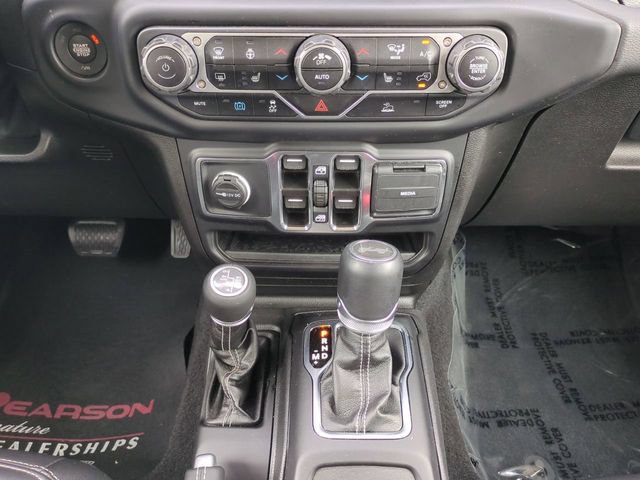 Used 2023 Jeep Wrangler Unlimited Sahara w/ Cold Weather Group AWD/4WD image 19
