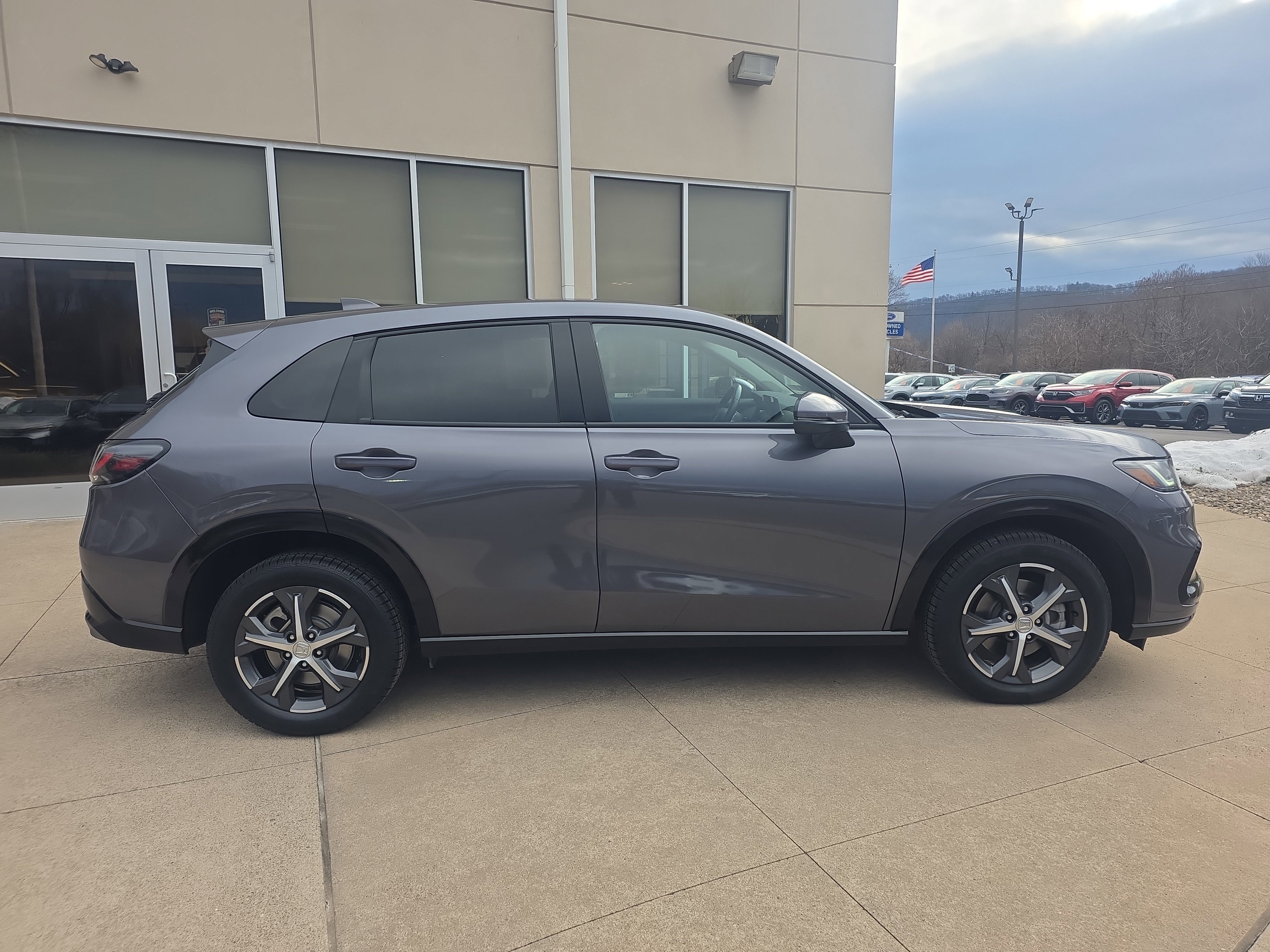 Used 2023 Honda HR-V EX-L image 4