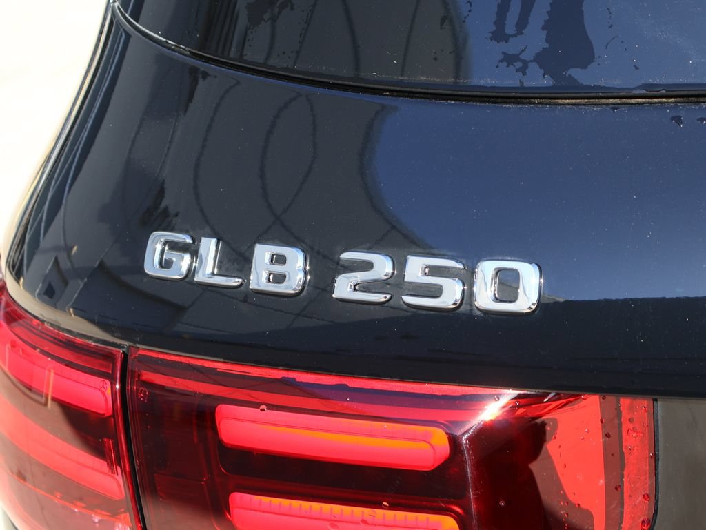 New 2026 Mercedes-Benz GLB 250 4MATIC image 8