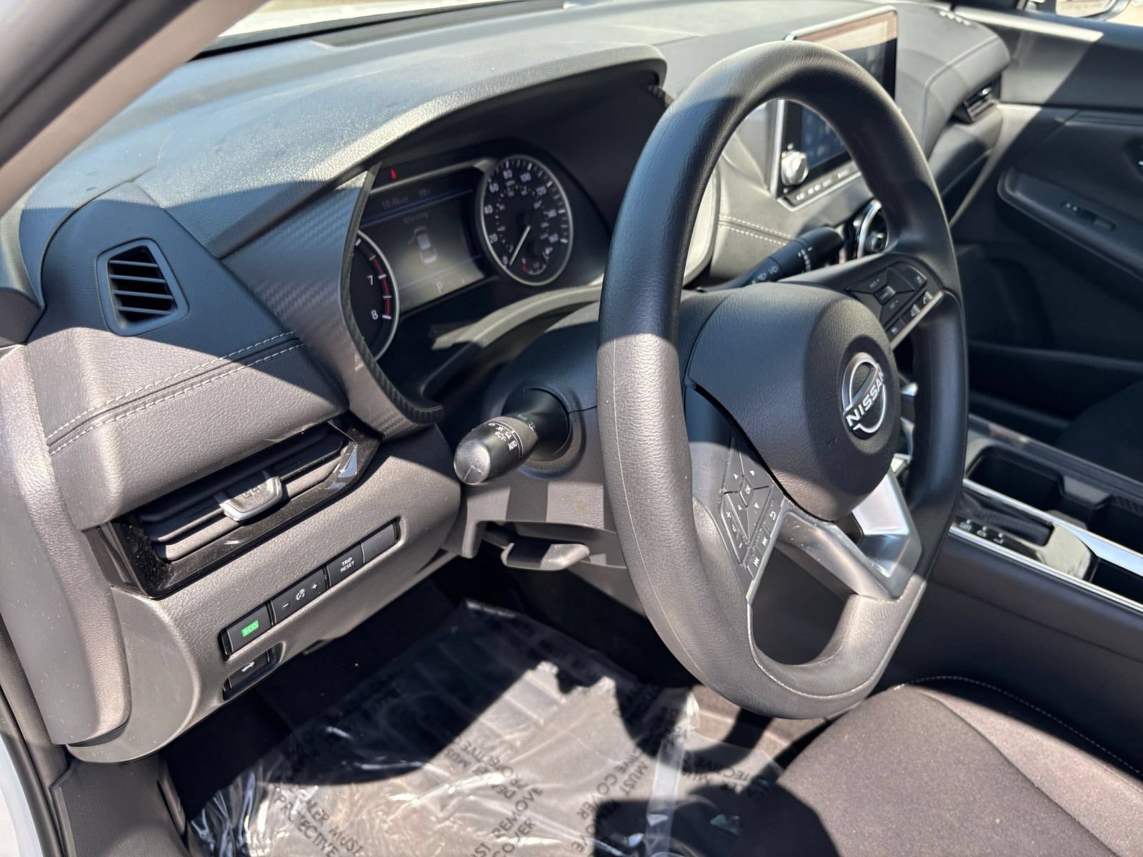Used 2025 Nissan Sentra SV FWD image 28