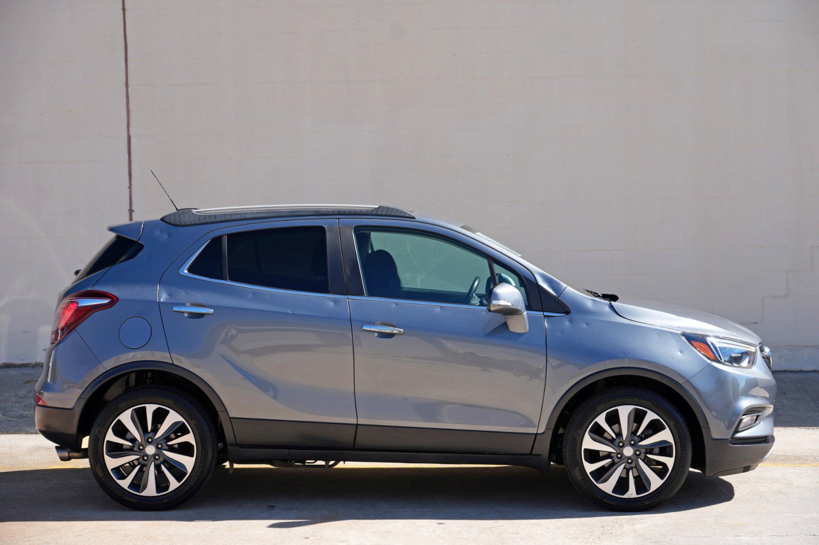 Used 2019 Buick Encore Essence FWD image 50
