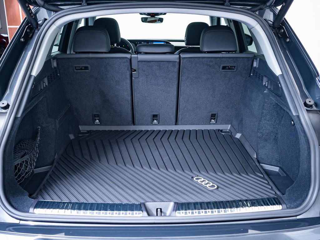 Used 2025 Audi Q5 Premium w/ Convenience Package AWD/4WD image 33