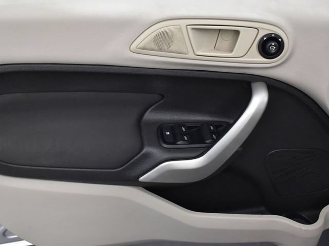 Used 2013 Ford Fiesta SE FWD image 10