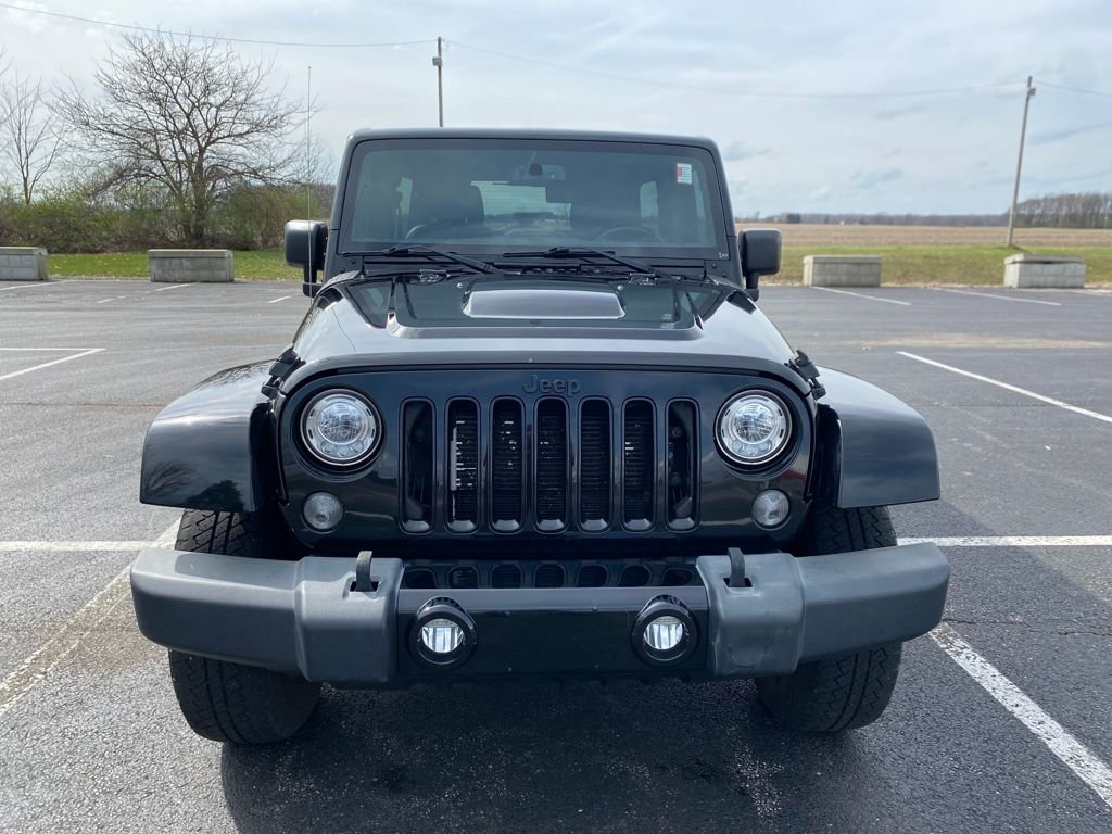 Used 2018 Jeep Wrangler Unlimited Sahara AWD/4WD image 2