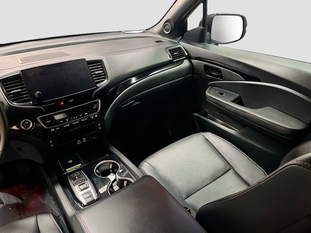 Used 2025 Honda Passport Black Edition image 25