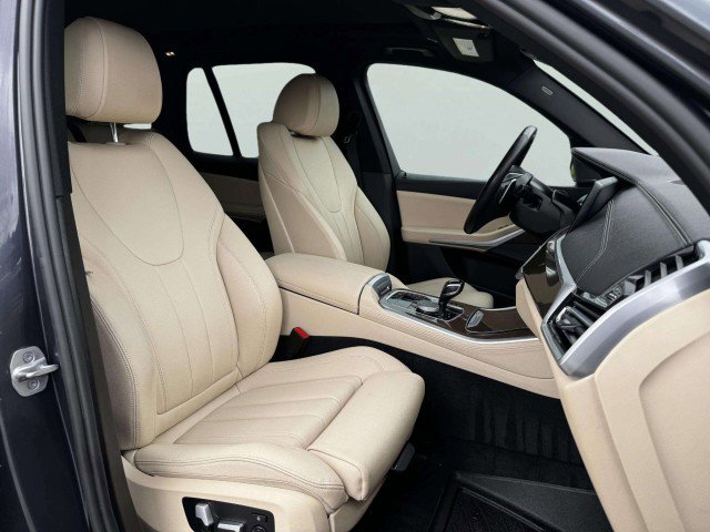 Used 2021 BMW X5 xDrive40i w/ Premium Package image 56