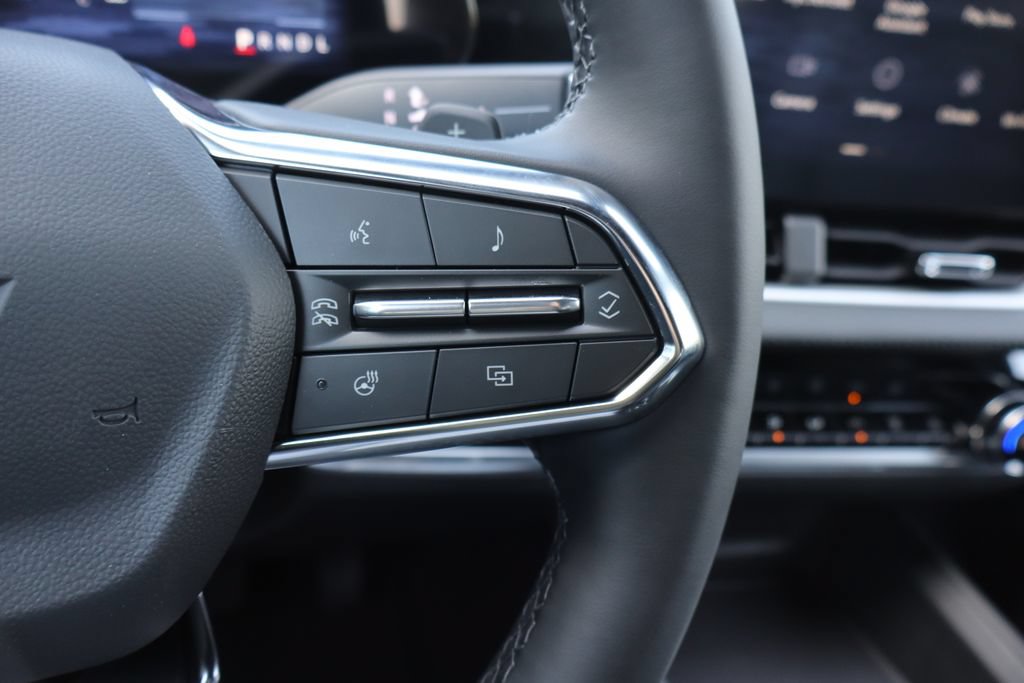 New 2026 Chevrolet Equinox LT w/ Convenience Package II FWD image 8