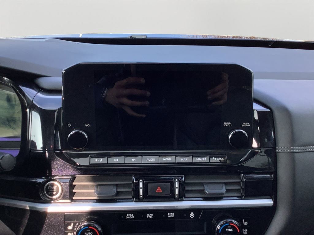 Used 2024 Nissan Pathfinder Platinum w/ Cargo Package image 18