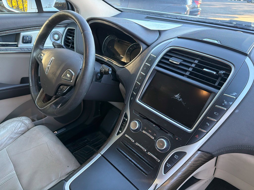 Used 2016 Lincoln MKX Reserve w/ Luxury Package AWD/4WD image 10