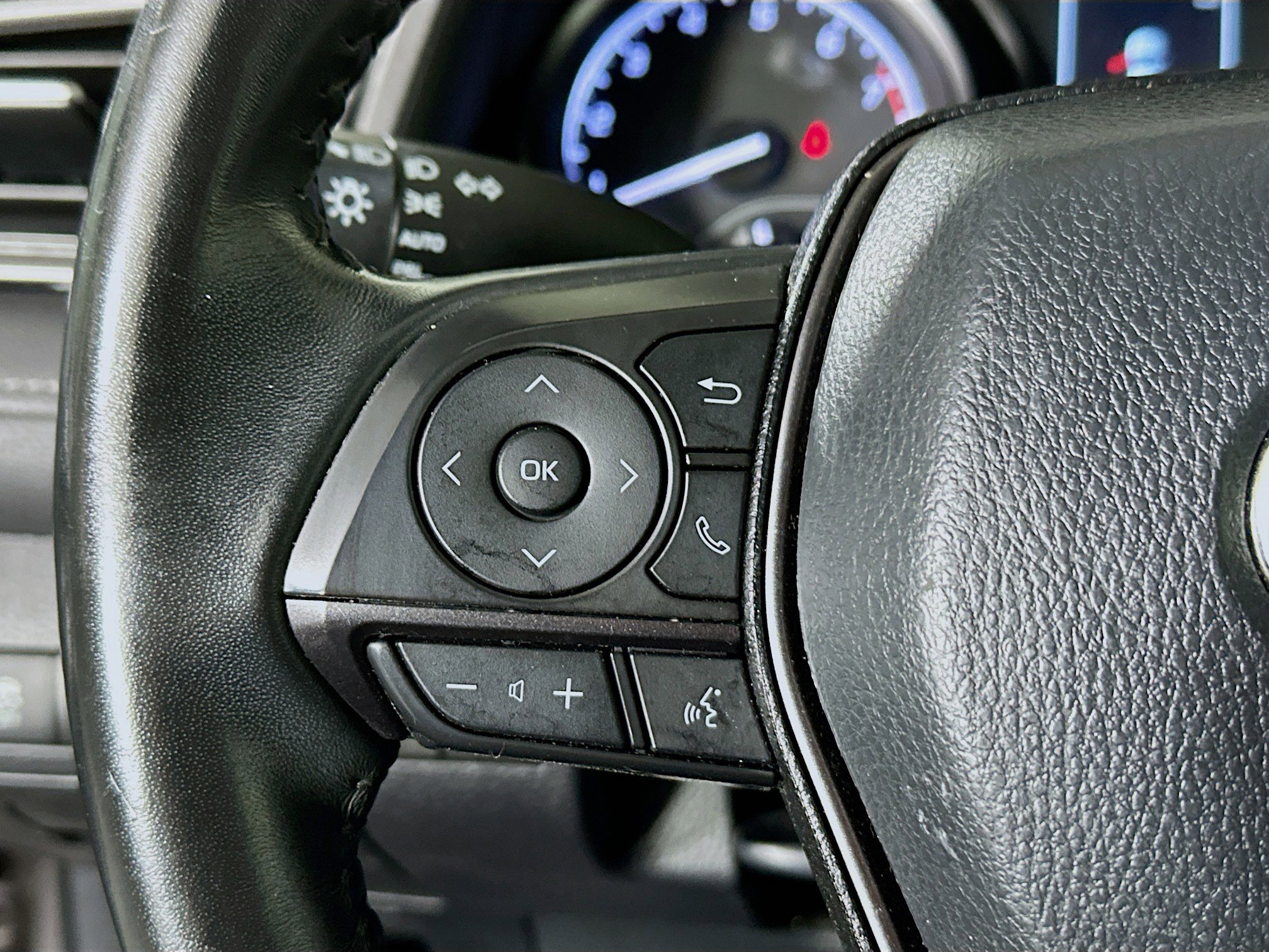 Used 2024 Toyota Camry SE image 16