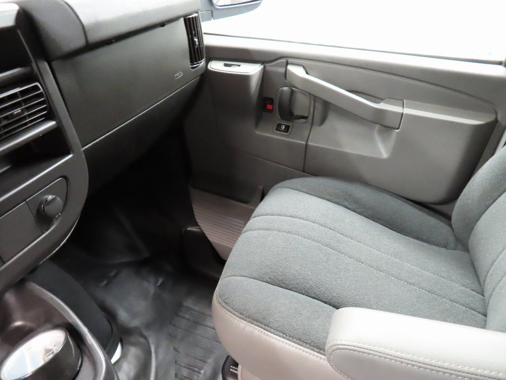 Used 2021 Chevrolet Express 2500 w/ Driver Convenience Package image 17