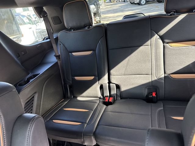 Used 2023 GMC Yukon AT4 w/ AT4 Premium Plus Package AWD/4WD image 19