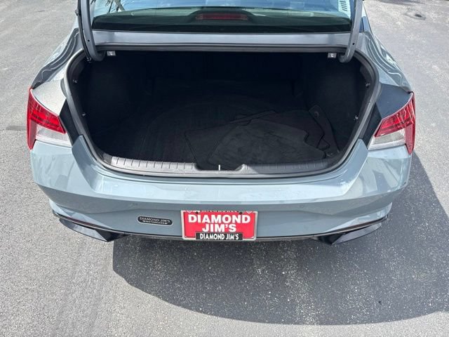 Used 2023 Hyundai Elantra Limited FWD image 16
