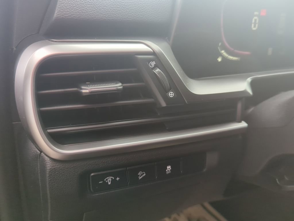 Used 2023 Kia Telluride S image 34