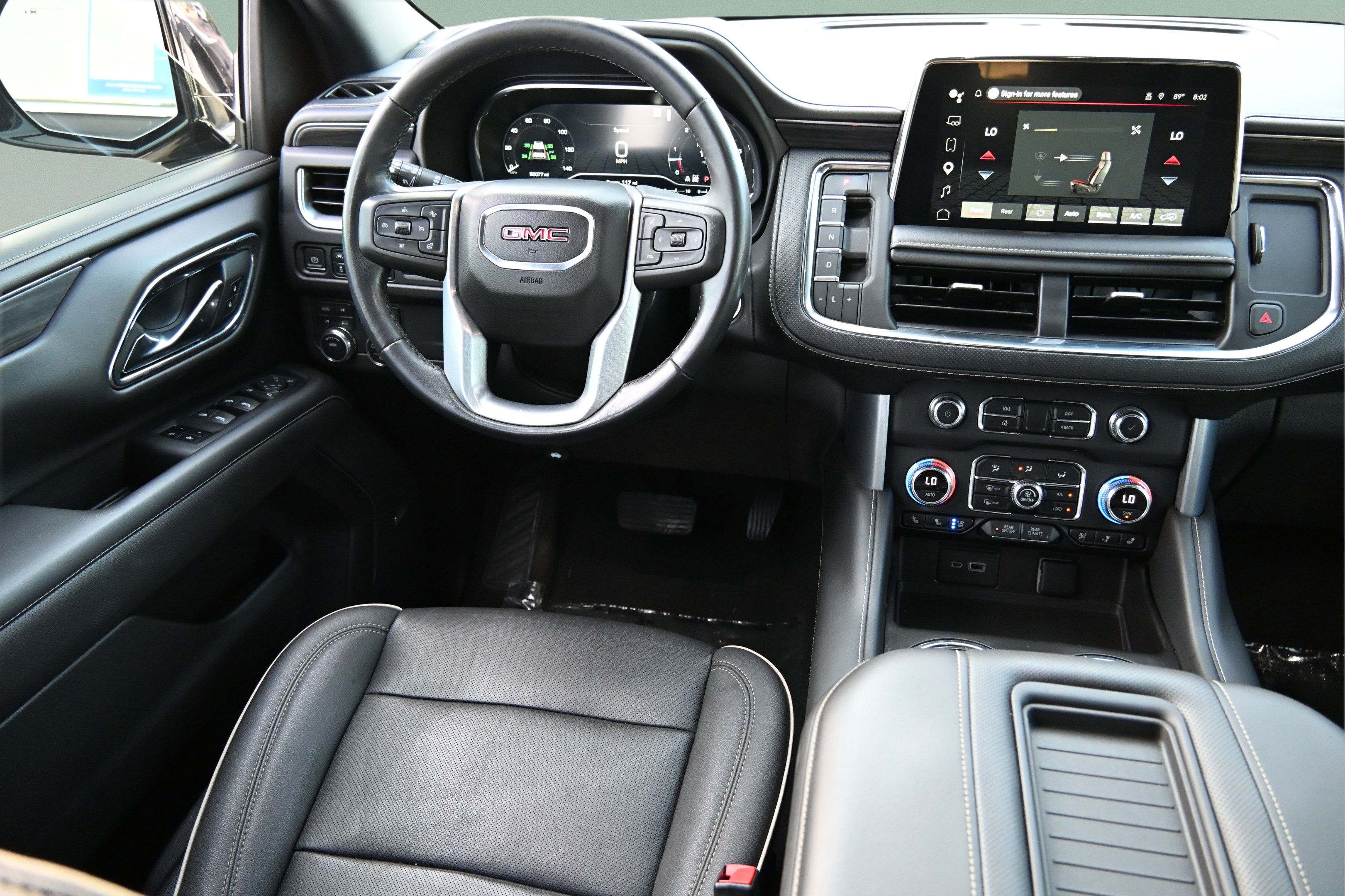 Used 2022 GMC Yukon SLT w/ SLT Premium Package AWD/4WD image 10