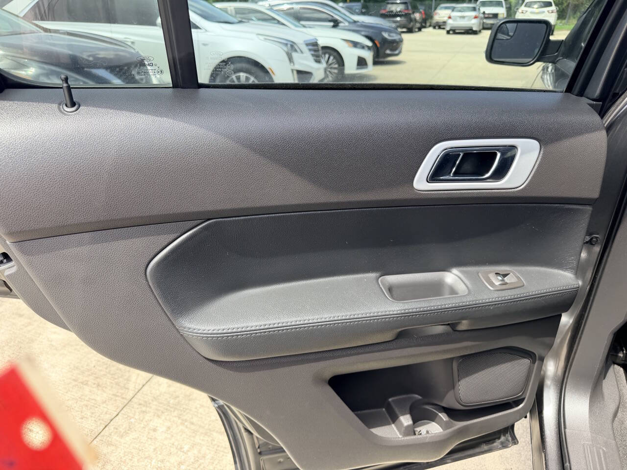 Used 2015 Ford Explorer Limited w/ Equipment Group 301A FWD image 16