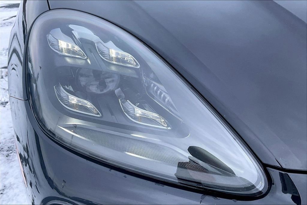 Used 2019 Porsche Cayenne image 31