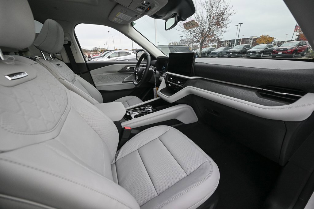 New 2026 Ford Explorer Platinum w/ LUX Leather Package image 23