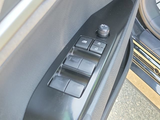 Used 2025 Toyota Camry LE FWD image 18