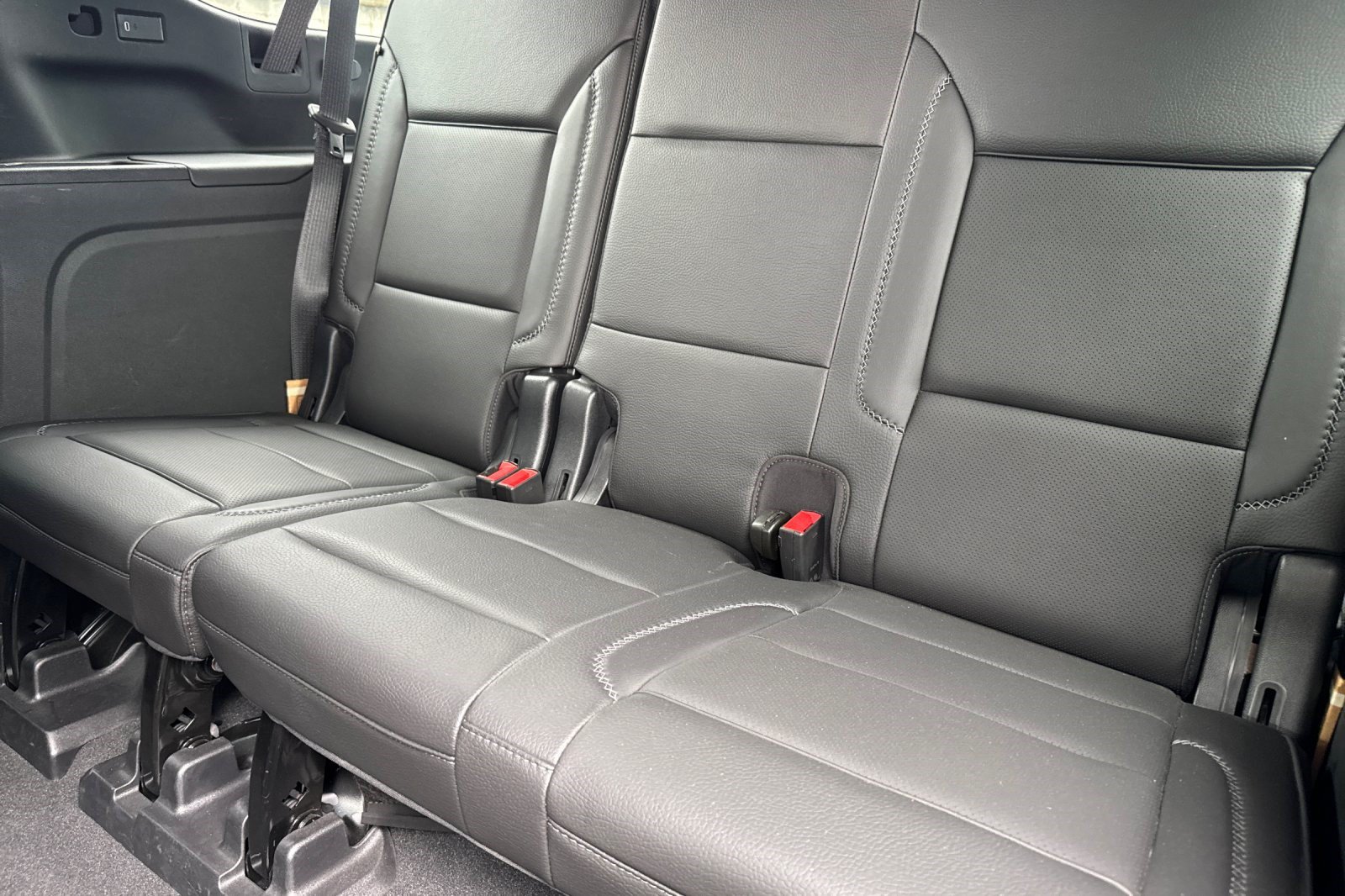 Used 2022 GMC Yukon XL Denali AWD/4WD image 16