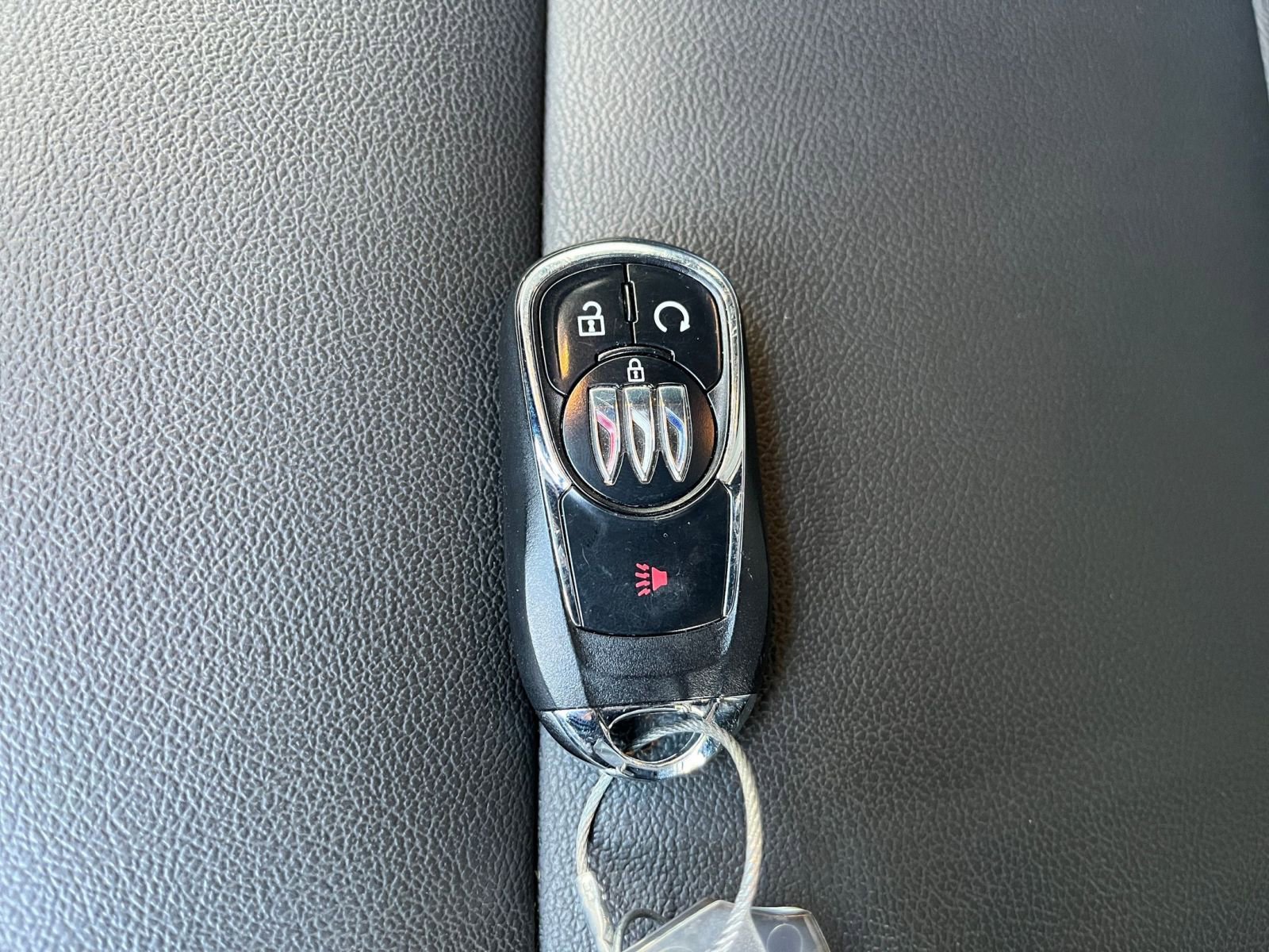 Used 2025 Buick Envista Sport Touring image 22