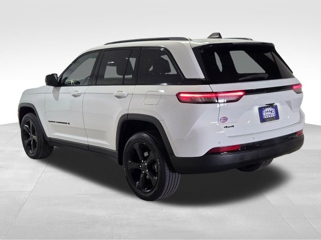 Certified 2023 Jeep Grand Cherokee Altitude image 24