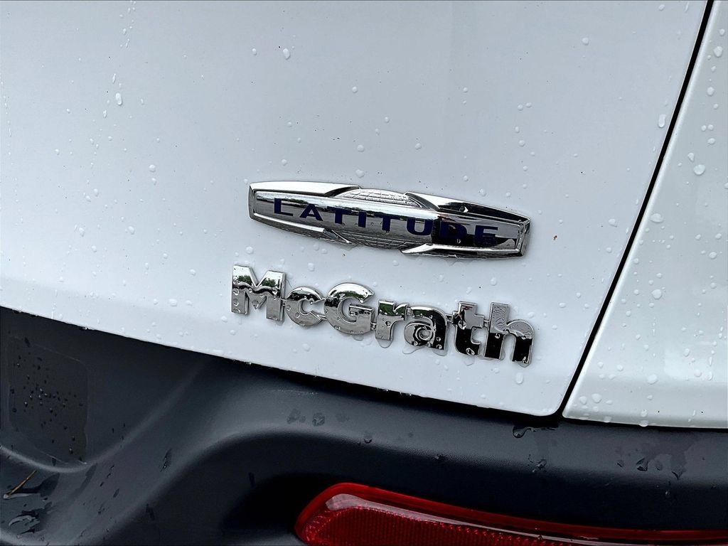 Used 2018 Jeep Cherokee Latitude w/ Cold Weather Group AWD/4WD image 27