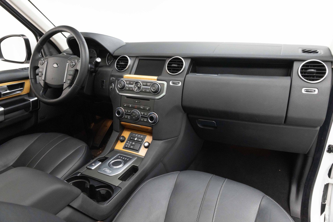 Used 2014 Land Rover LR4 HSE AWD/4WD image 2