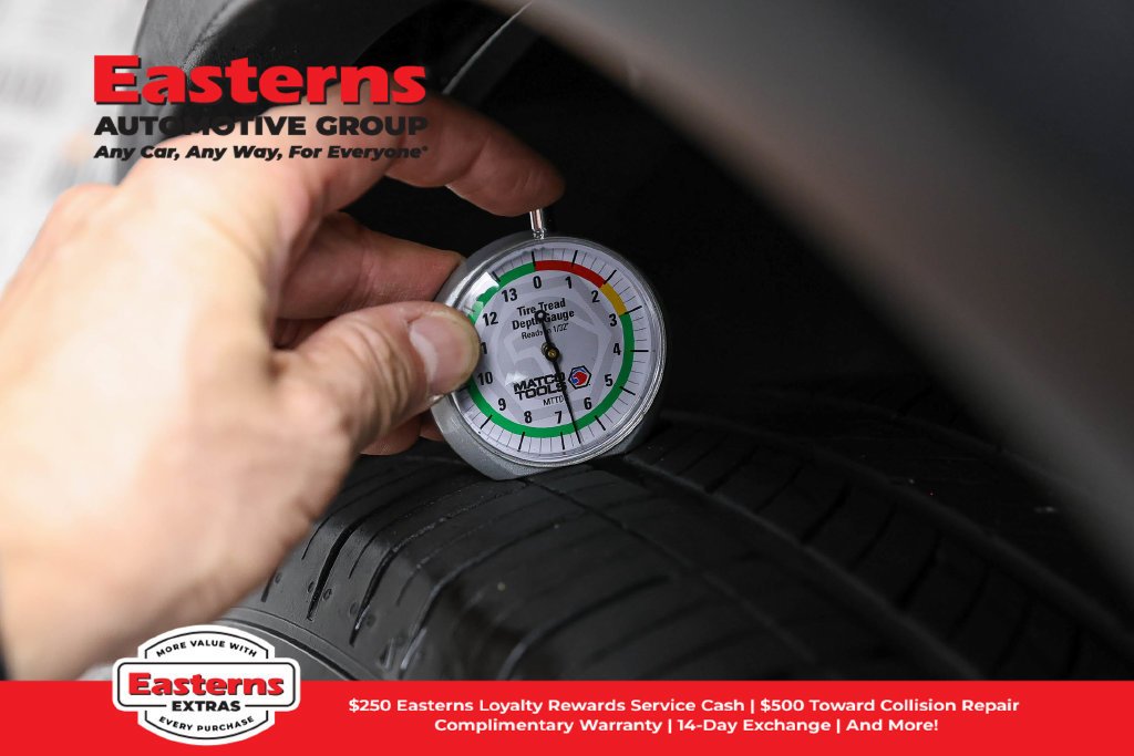 Used 2023 Nissan Rogue S AWD/4WD image 27