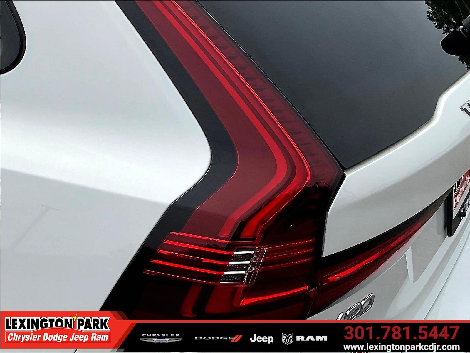 Used 2023 Volvo V90 B6 Cross Country Ultimate AWD/4WD image 22