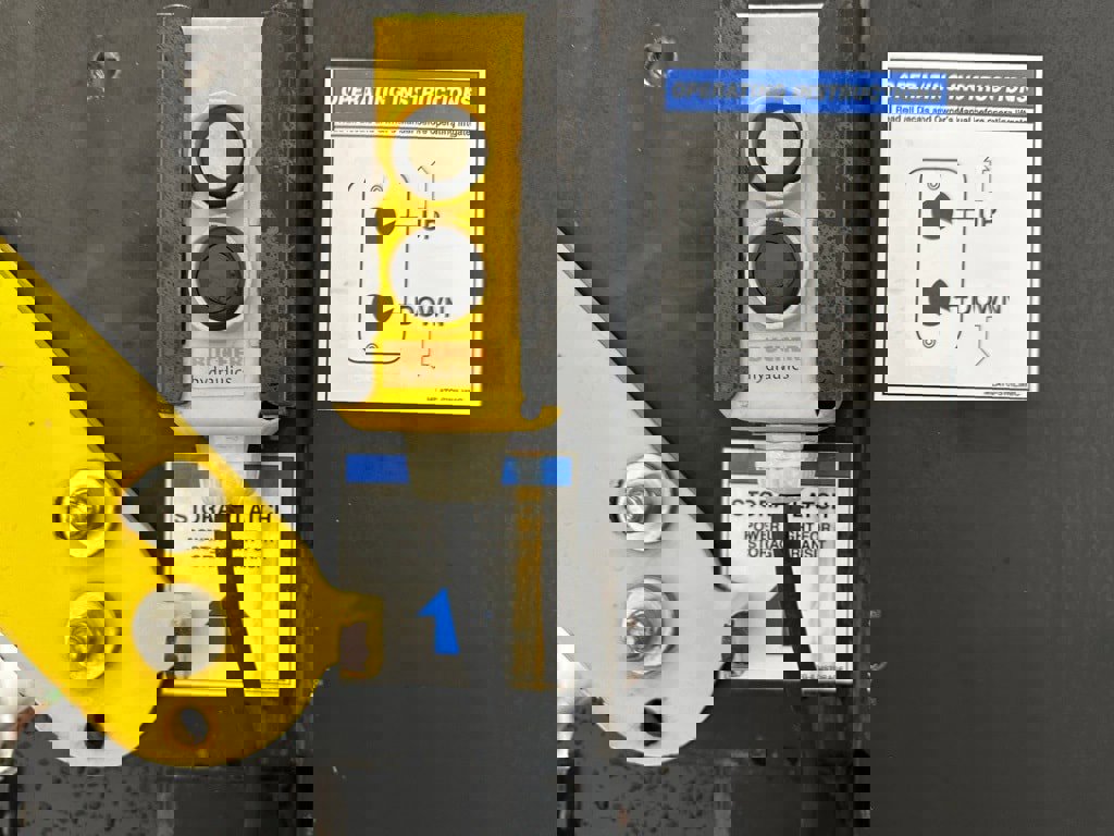 Used 2022 Chevrolet Express 3500 w/ Power Convenience Package image 33