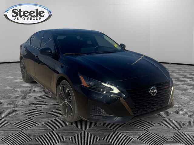 Used 2023 Nissan Altima 2.5 SR w/ SR Premium Package AWD/4WD image 7