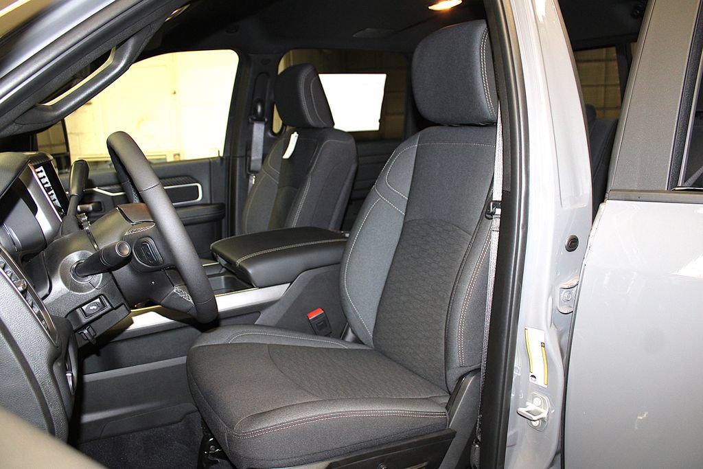 New 2026 RAM 2500 Big Horn AWD/4WD image 24