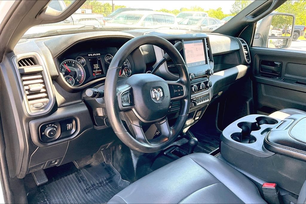 Used 2024 RAM 3500 Tradesman w/ Chrome Appearance Group AWD/4WD image 19