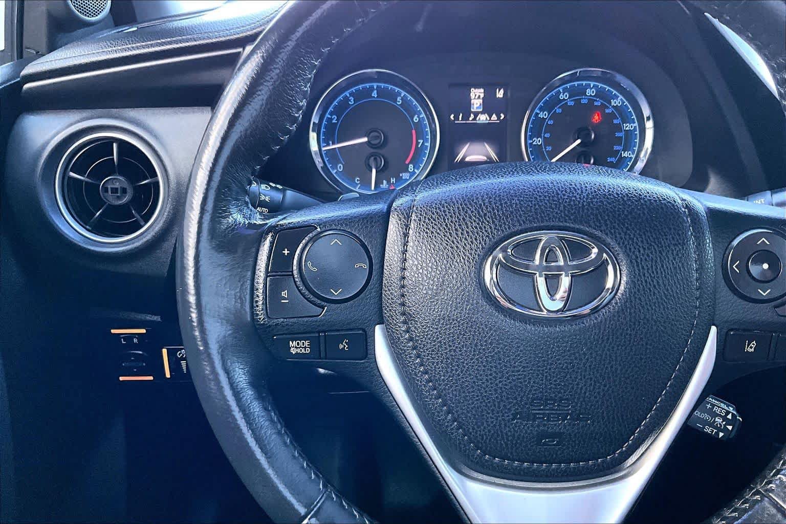 Used 2017 Toyota Corolla SE w/ SE Premium Package FWD image 24