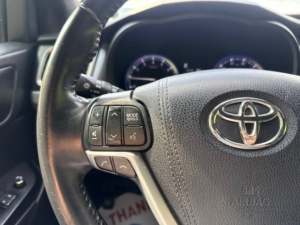 Used 2018 Toyota Highlander XLE AWD/4WD image 16