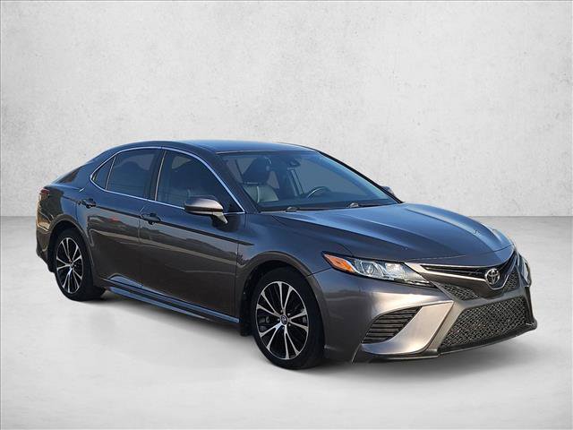 Used 2018 Toyota Camry SE FWD image 3