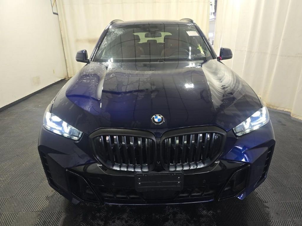 Used 2025 BMW X5 xDrive40i AWD/4WD image 2