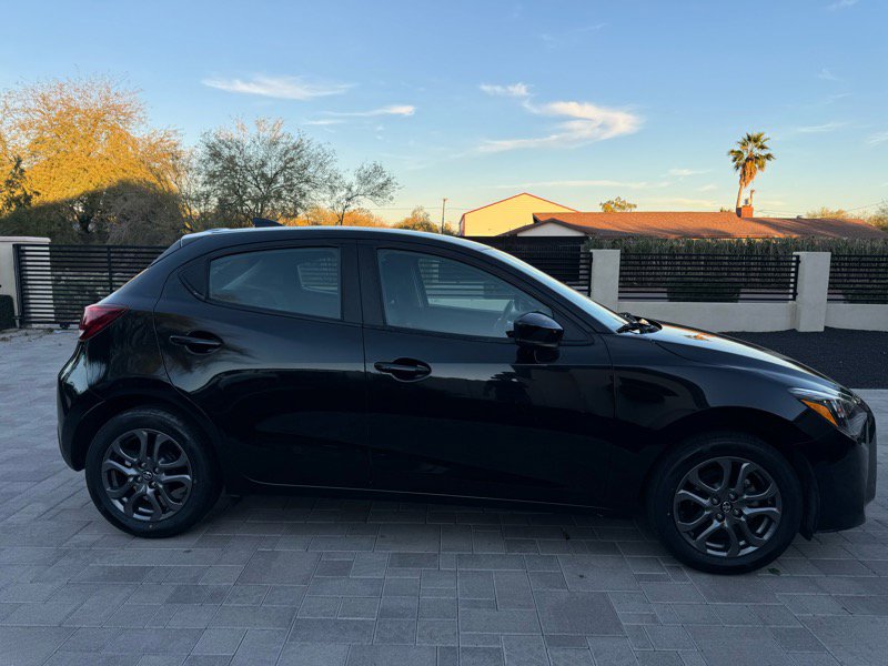 Used 2020 Toyota Yaris LE image 7