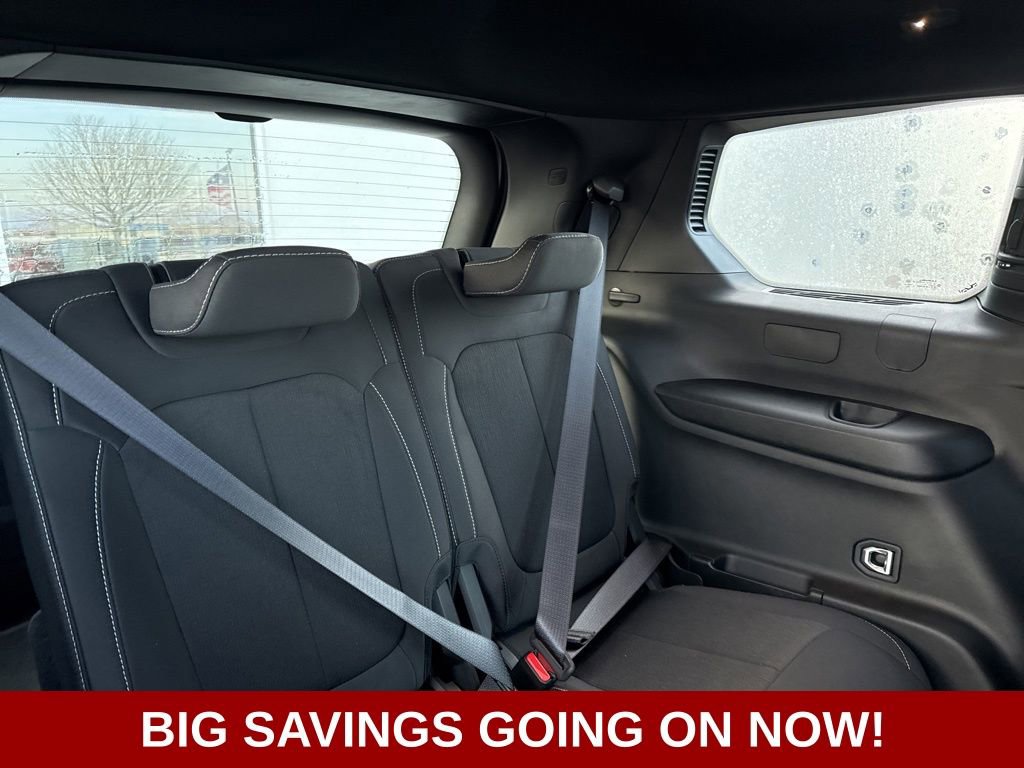 New 2025 Jeep Grand Cherokee L Laredo image 44