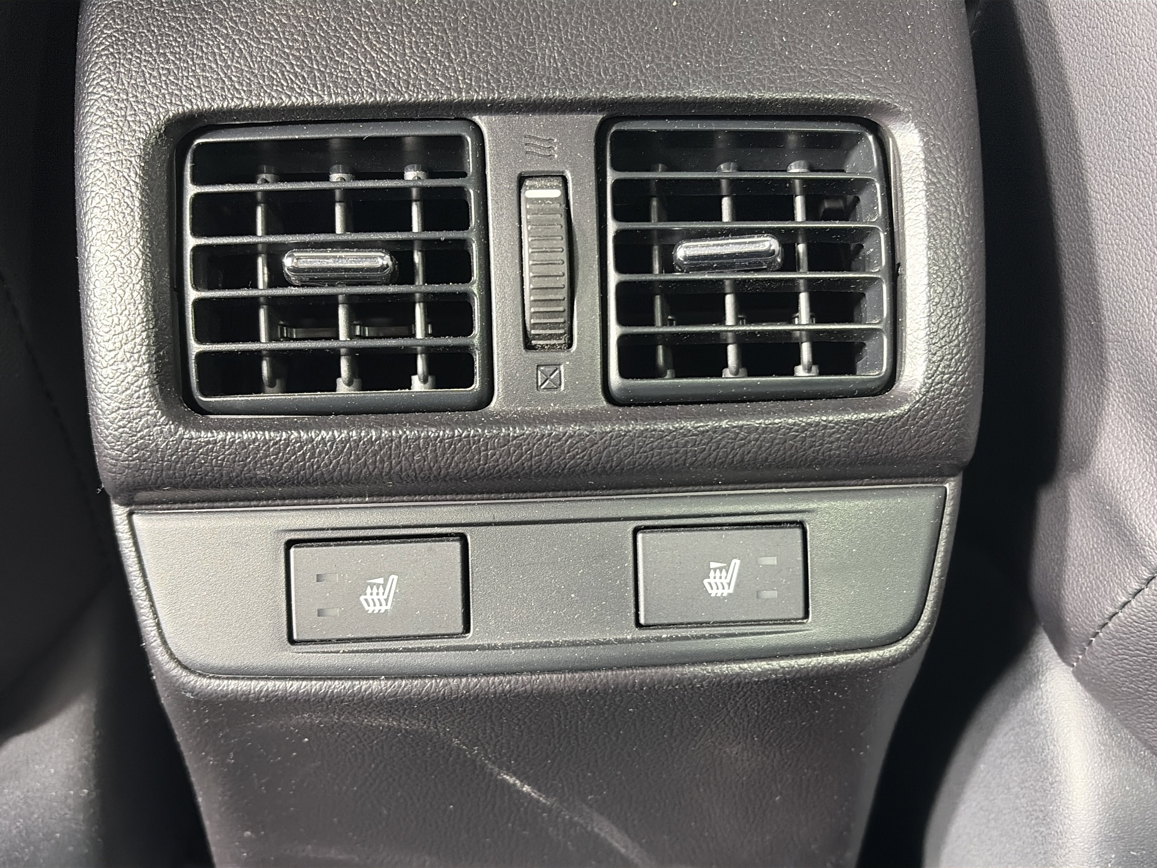 Used 2017 Subaru Outback 2.5i Limited image 19