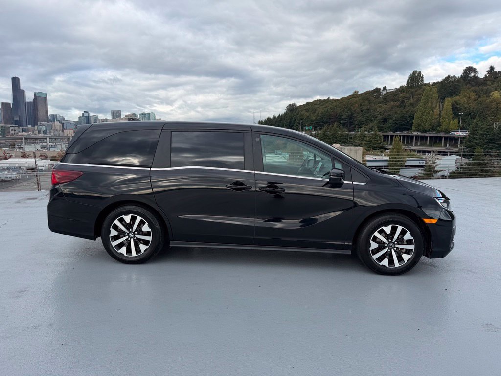 Used 2025 Honda Odyssey EX-L image 2