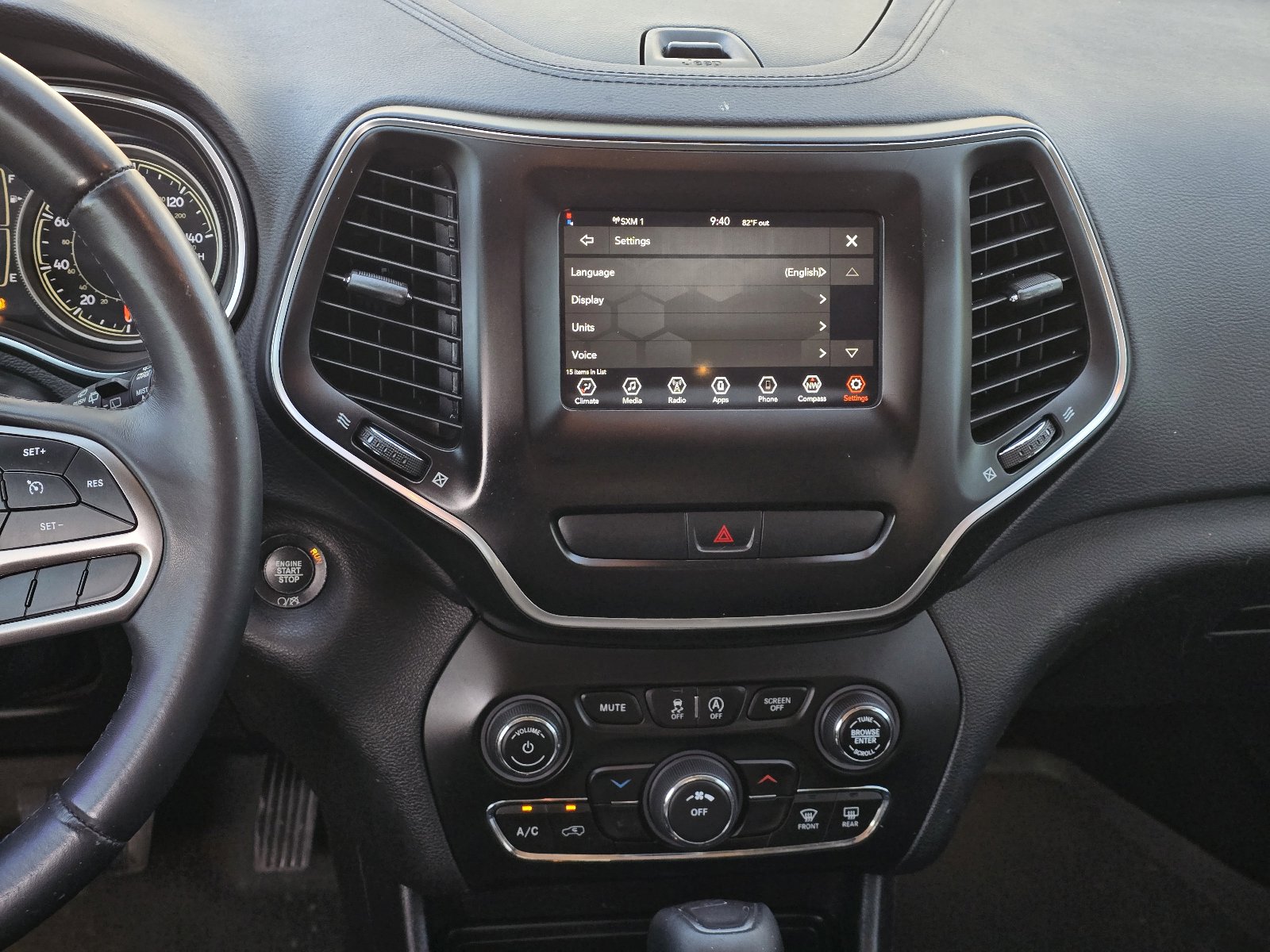 Used 2019 Jeep Cherokee Latitude Plus image 16