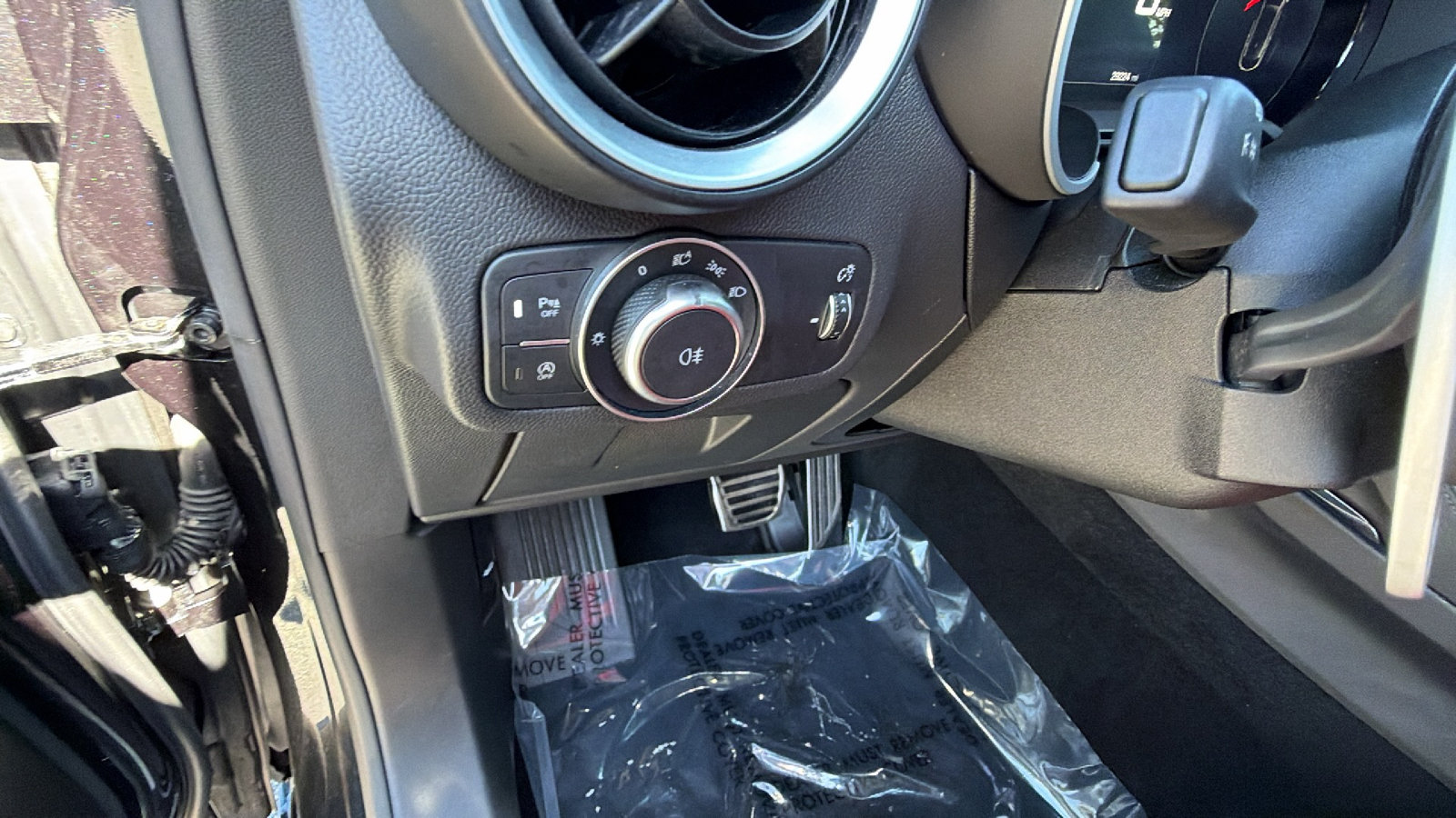 Used 2025 Alfa Romeo Stelvio Sprint AWD/4WD image 26