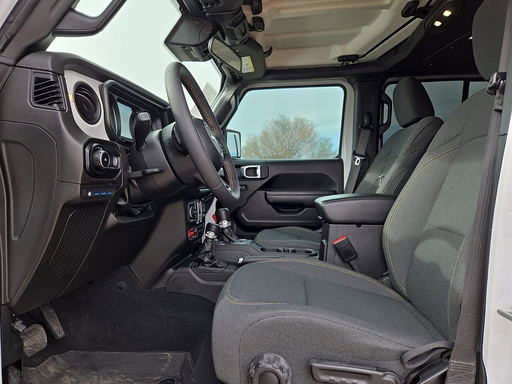 Used 2024 Jeep Wrangler Unlimited image 22