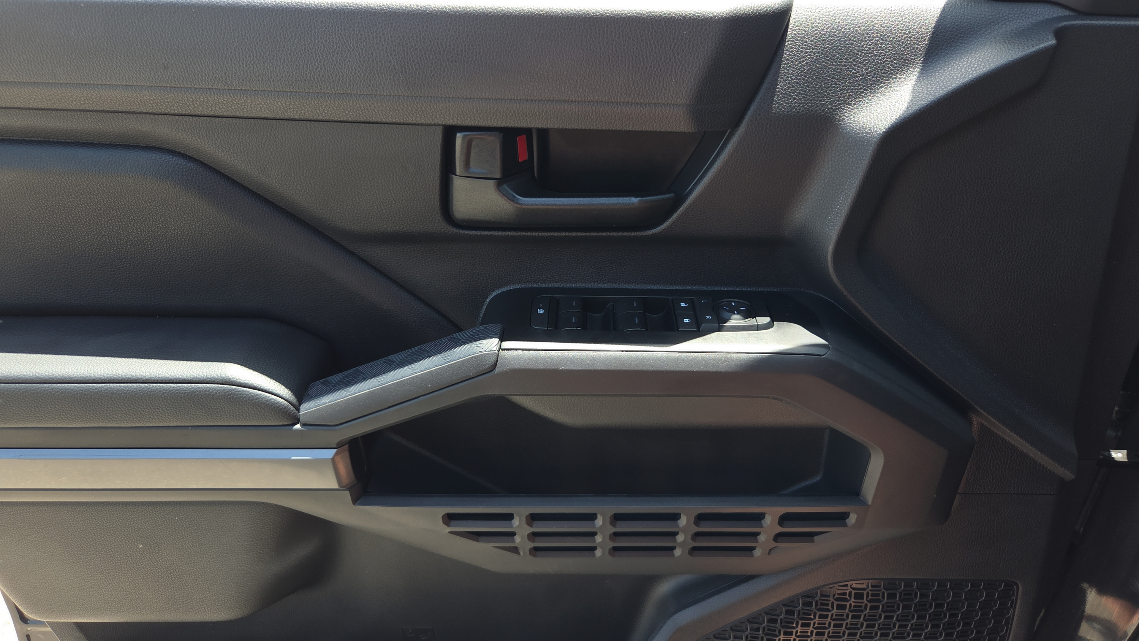 Certified 2026 Toyota Tacoma SR5 AWD/4WD image 21