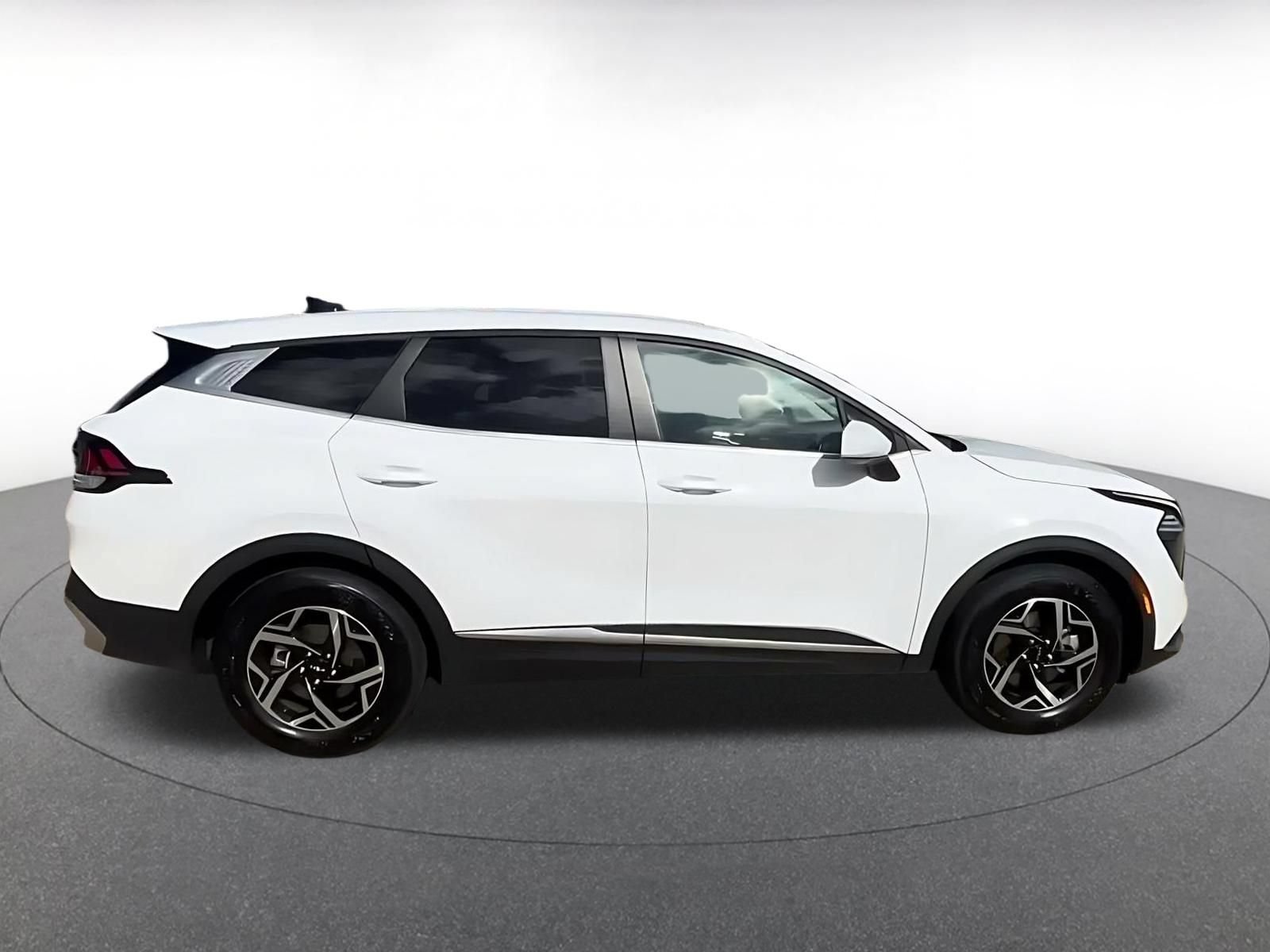 Used 2025 Kia Sportage LX FWD image 15