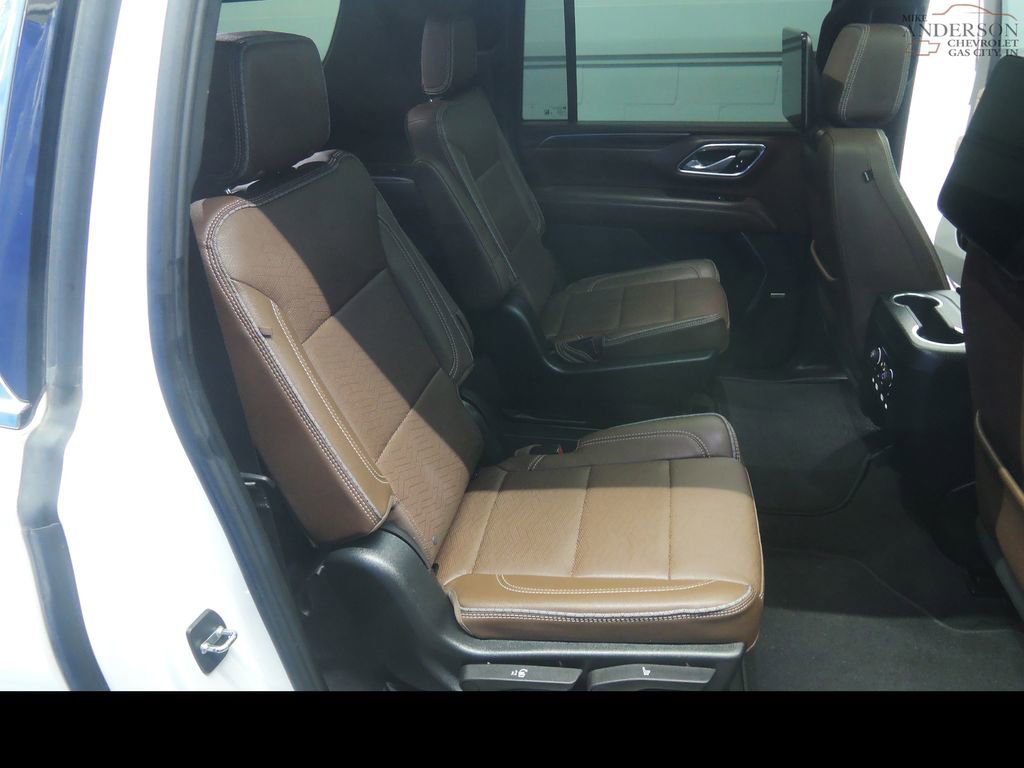 Used 2023 Chevrolet Suburban High Country w/ Advanced Technology Package image 47