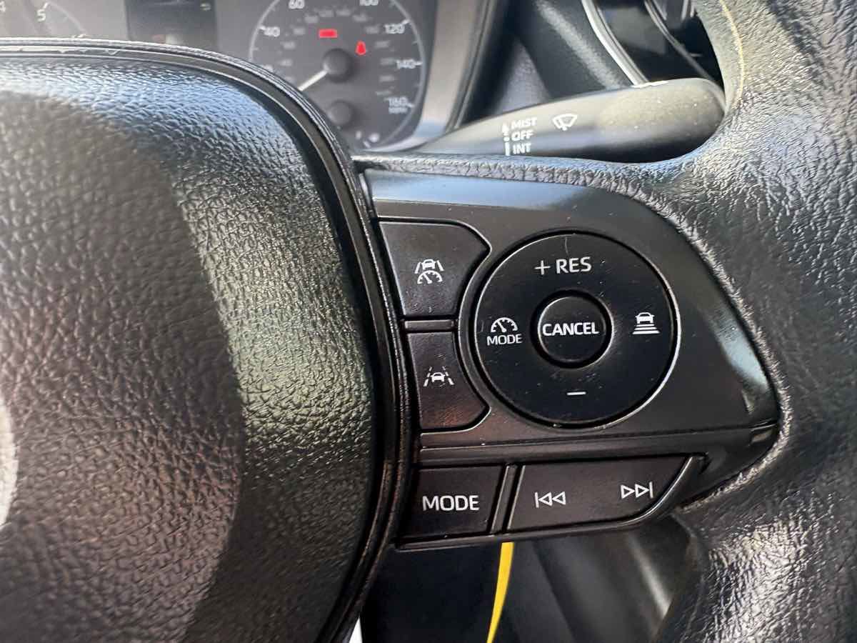 Used 2025 Toyota Corolla LE image 16