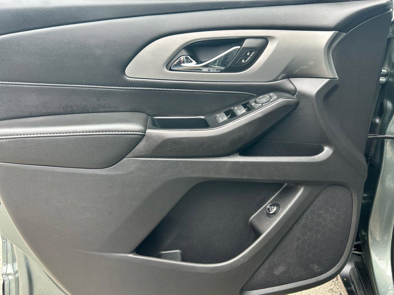 Used 2023 Chevrolet Traverse LT w/ LPO, Floor Liner Package AWD/4WD image 8